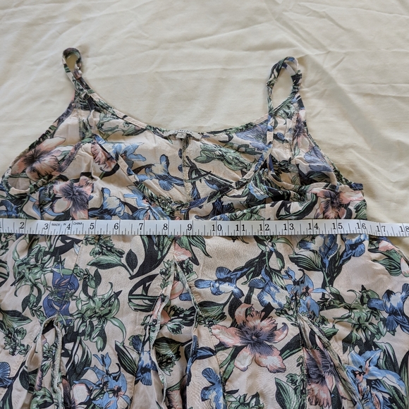 Beautiful and Feminine. Colorful summer Jodifl spaghetti strap dress, size Small - Picture 4 of 8